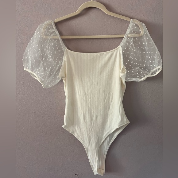 A Statement White Puff Sleeve Bodysuit - Picture 2 of 3